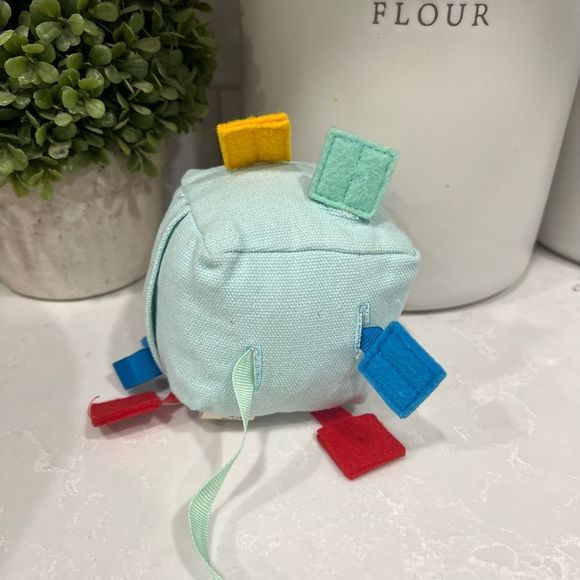 KiwiCo Panda Crate Sensory Cube - Picture 3 of 9